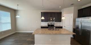 Great Location ~ Fabulous Townhome in New Braunfels 3/2.5 ~ Minutes from Gruene ~ Move in Ready! Gallery 4