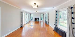 Cool Updated Historic 4/3.5 Farmhouse in Bethesda on Private, 1.5 Acre Lot Gallery 6