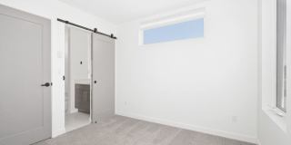 Modern 2 Bedroom with Rooftop Retreat and Garage Gallery 13