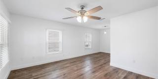 1720 Bagby Avenue Gallery 3