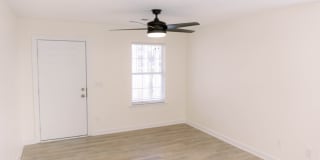 4418 Gold Flower Loop - 2B1 Gallery 1