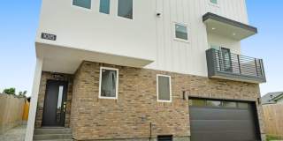 5 Bedroom / 4 bathroom Fully Detached Townhouse in Echo Park with Private Garage Gallery 21