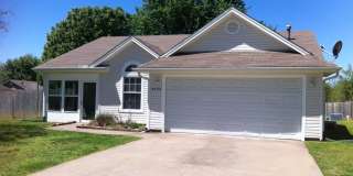 3 bedroom 2 bath, fenced, 2 car garage, centrally located, fenced yard Gallery 1