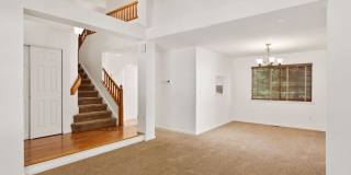 Large Home in Stonegate! Gallery 4