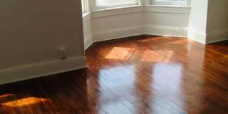 Spacious 3 bedroom 1 Bath - York City SD Gallery 4