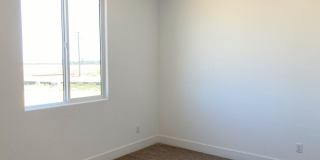Spacious Home Located in Shafter! Gallery 19