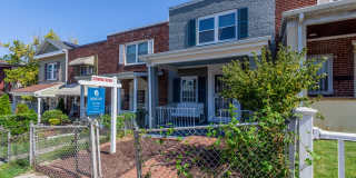 Trinidad Rowhome | 2 Bed | 1 Bath | 800 Sf | Large Fenced-In Front Porch & Fenced-in Backyard | 2 Parking Spaces Gallery 9