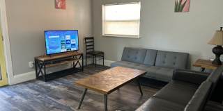 1916 Burlington Avenue North Gallery 5