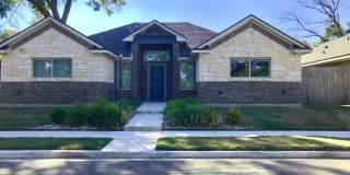 Spacious 4-Bed, 4.5-Bath Home in the Heart of the Baylor Bubble! Gallery 1