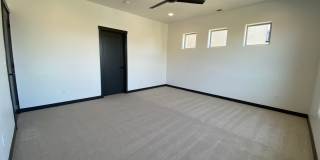 Close to Micron, 3 Bedroom 3 bath w/ a Million Dollar View! Gallery 52