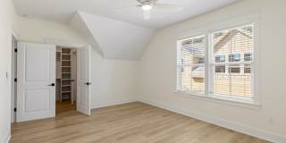 A great place to stay that is a nice and cozy cottage in the great neighborhood of Southwood Gallery 7