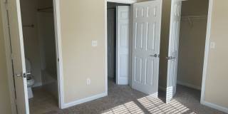 Beautiful 2/2.5 in Desirable Arrowood Community Gallery 7