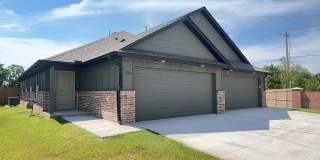 Welcome to Brand New Masonwood featuring this 3 Bedroom 2 Bath 2 Car Garage Duplex in a Great location close to the Broadway Extension and only 8 minutes from downtown OKC Welcome to Brand New Masonwood featuring this 3 Bedroom 2 Bath 2 Car Garage Duplex in a Great location close to the Broadway Extension and only 8 minutes from downtown OKC Gallery 1