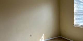 Great 2 Bedroom Condo ! Gallery 38