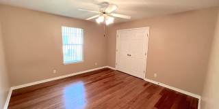 Spacious 4 Bed 3 Bath Home w FULLY FENCED YARD for Rent! Gallery 37