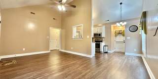3 BD, 2 BA Home in Wilson Gallery 7