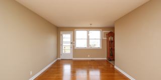 Lovely rental in Nashville with great views of the Cumberland River! Coming Soon! Lovely rental in Nashville with great views of the Cumberland River! Coming Soon! Gallery 8