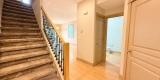 Spacious 3 Bedroom Townhome with Huge Bonus Room! Gallery 15