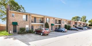 2 Bedroom Townhome  |Community Pool Gallery 21