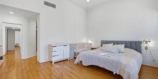 5305 White Oak Avenue Gallery 22