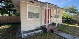 Cozy 1 Bedroom Single Family Home in St. Pete! Gallery 1