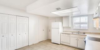 ADORABLE TOWN HOME with BALCONY and a GREAT SIZE PATIO/"BACKYARD" Gallery 12
