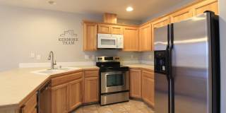 3 Bedroom, 3.5 Bath Townhome in West Pasco Gallery 1