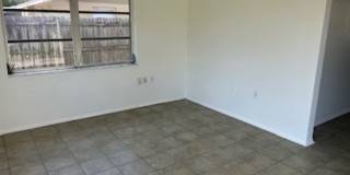 Well maintained 2/1 in a quiet neighborhood Gallery 18