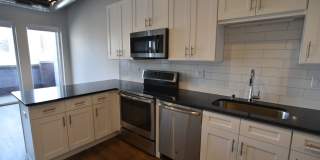 3833 N Broadway Gallery 176