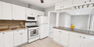 6847 Hawthorne Lane Gallery 11