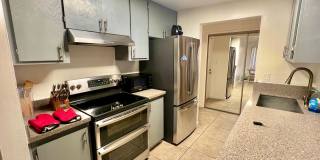 2B2B - Prime Westlake Location Spacious Corner-unit Condo Gallery 5