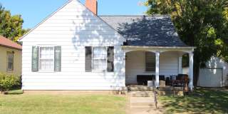 Spacious 6-Bedrooms, 2.5 - Bath Home by Ball State Campus! + 2 Car Garage Gallery 1