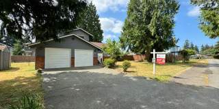 Beautifully Remodeled Lynnwood Home on Private 1/4-Acre Lot Gallery 1