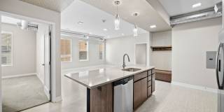 The Maxwell Downtown Des Moines Gallery 182