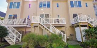 137 S Berkley Square Gallery 32