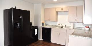 900 W Chestnut Street Gallery 4