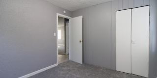 3016 N Gladstone Avenue Gallery 13