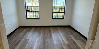 2001 N Dixie Hwy Gallery 7