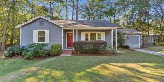 Charming Cottage Near Old Town Gallery 1