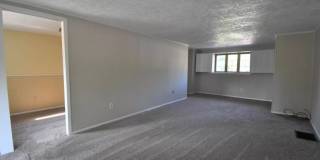 4 bed/3.5 bath, half acre lot, 100 yards from Memorial Stadium! Gallery 13