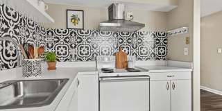 911 CHARLES Street S unit: 409 Gallery 12