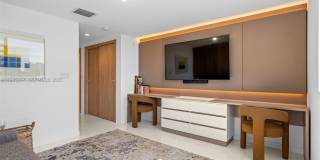 Bay Harbor Gallery 34