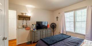 2019 S Lumpkin Street Gallery 18