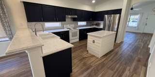 Cozy Home for Rent in East Mesa! **NEW FLOORING THROUGHOUT** Gallery 5