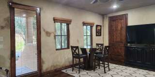 Fully Furnished! Charming 1BED/1BATH private space located in the desirable North Scottsdale ! Gallery 7