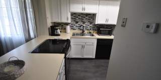 1200 E River Road Gallery 9