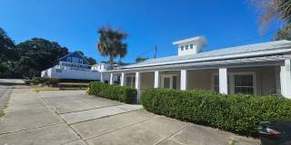3 BD / 2 BA Unfurnished - One block to the beach Gallery 1
