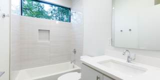 1116 Walton Lane, Bldg 3 Gallery 12