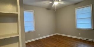 201 Holly Road Gallery 15