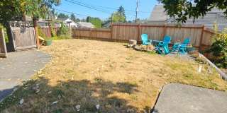 Comfortable 3-Bedroom, 2-Bath Lower Unit with Fully Fenced Yard in West Bremerton Gallery 15